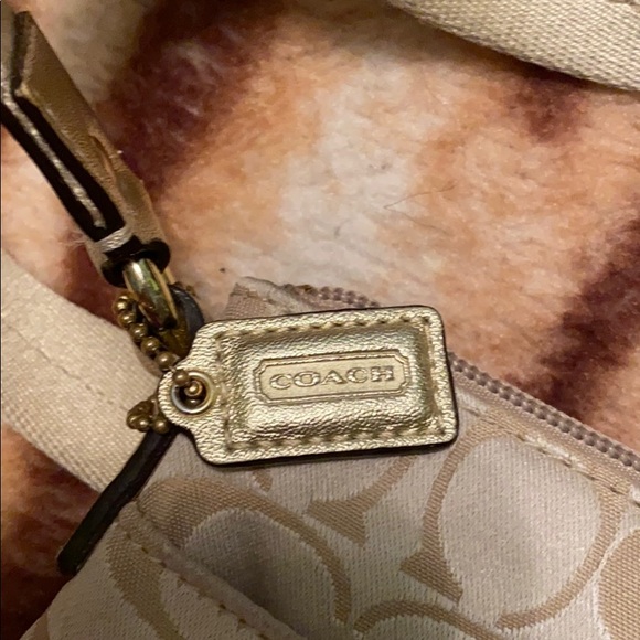 Coach Poppy Gold Tan Full Zipper Crossbody - Picture 3 of 7